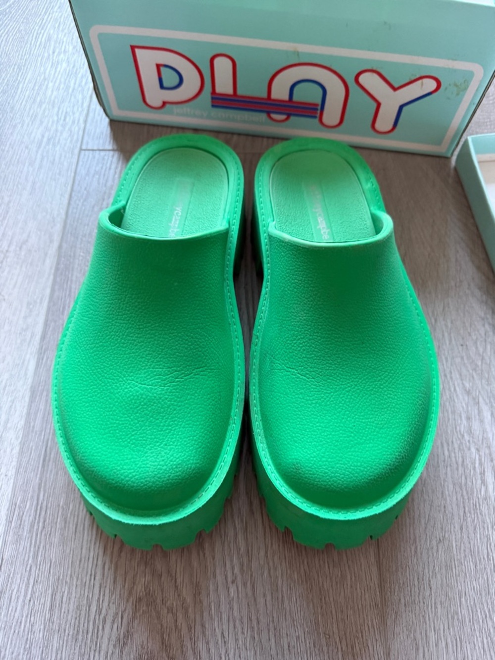 Jeffrey Campbell Slip-On Clogs in Green | Size 8